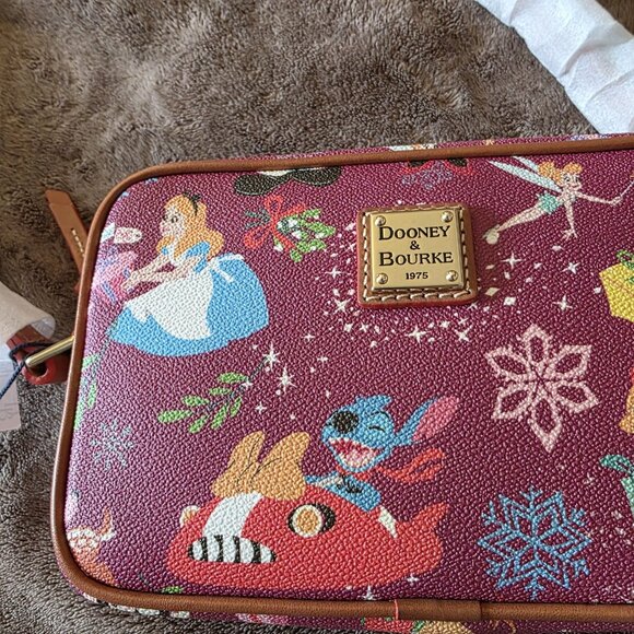 Disney Dooney & Bourke 2023 Christmas Holiday Camera Crossbody Bag NWT Rare - Picture 15 of 16